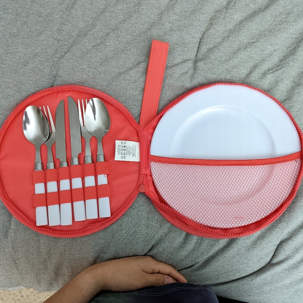 Sunny Life Picnic Set w/ Carrying Case Never used